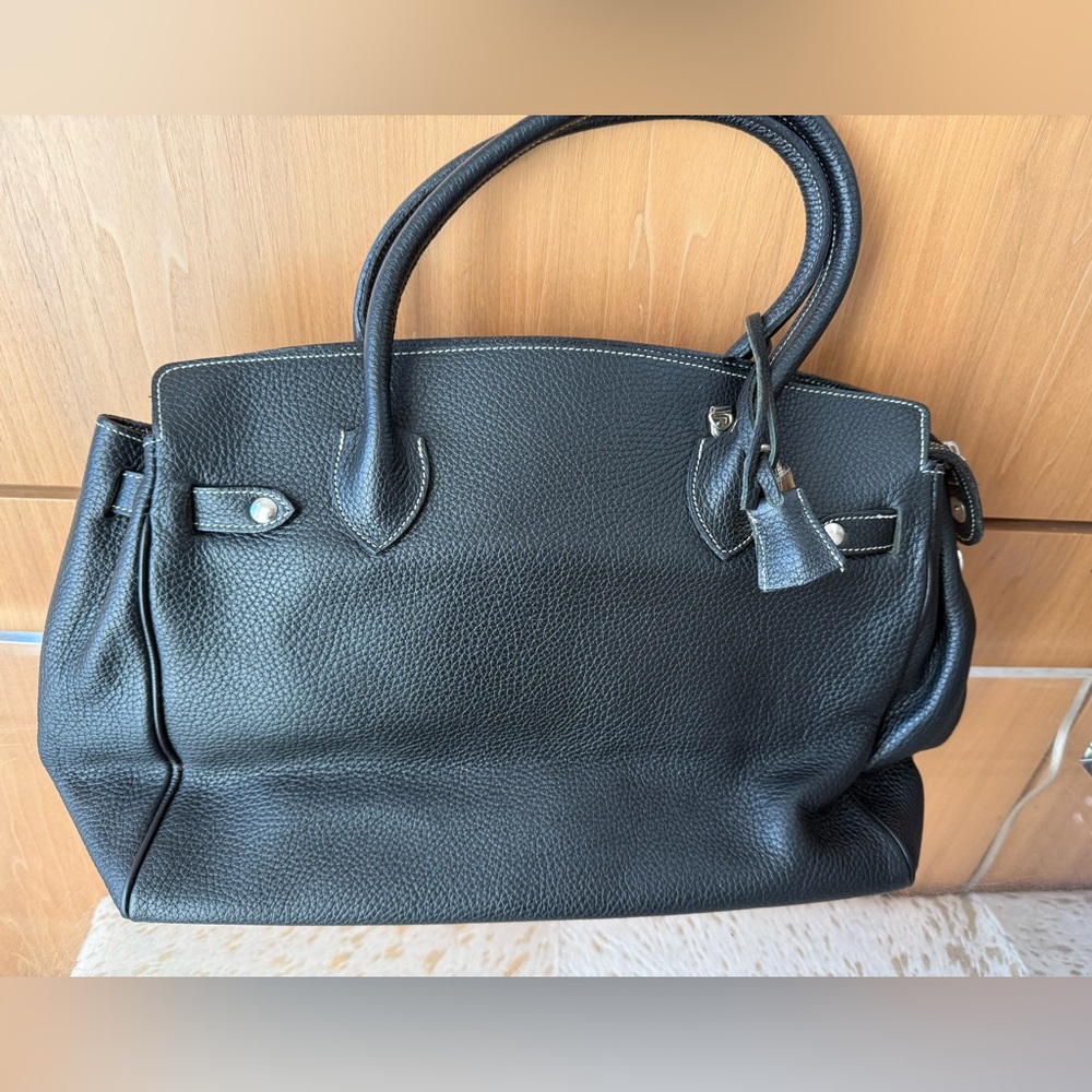 NWOT Elegant Black Leather Handbag - Picture 2 of 6